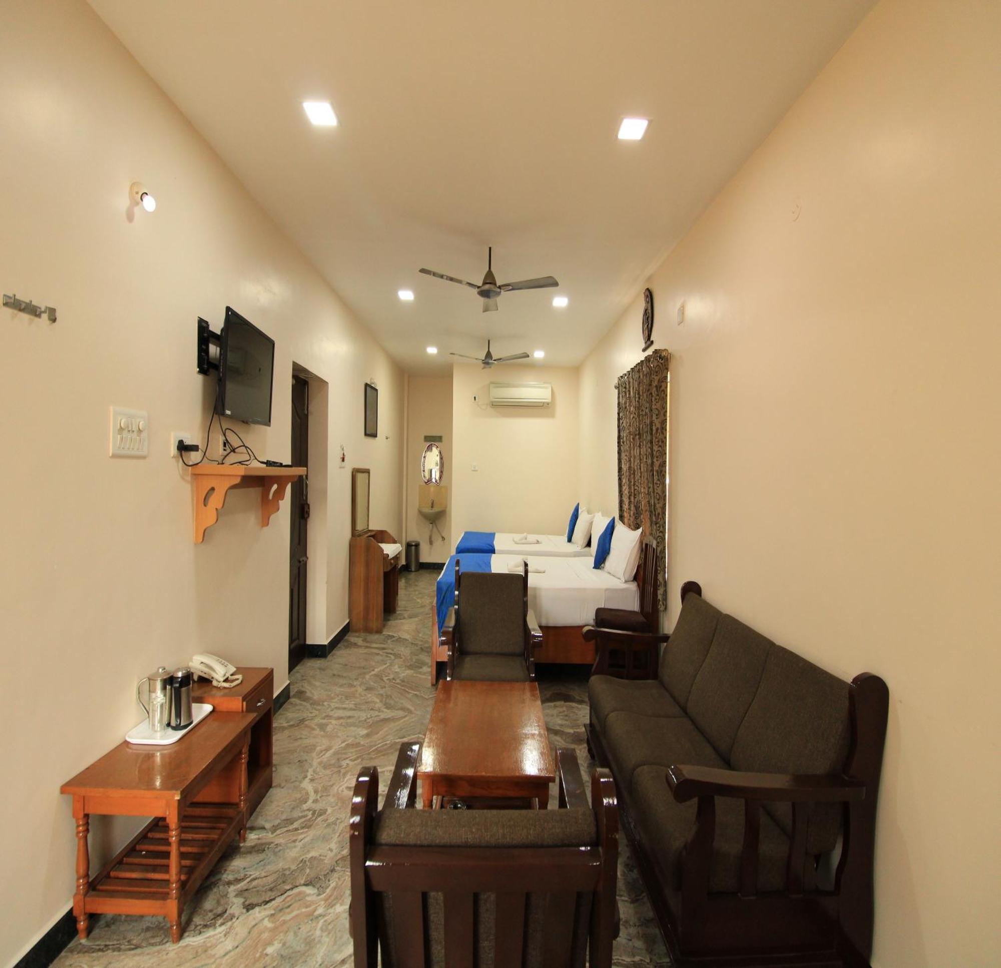 Hotel Rathnavel Towers Chennai Exterior photo