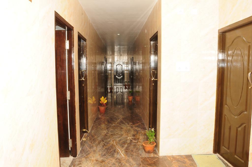 Hotel Rathnavel Towers Chennai Exterior photo