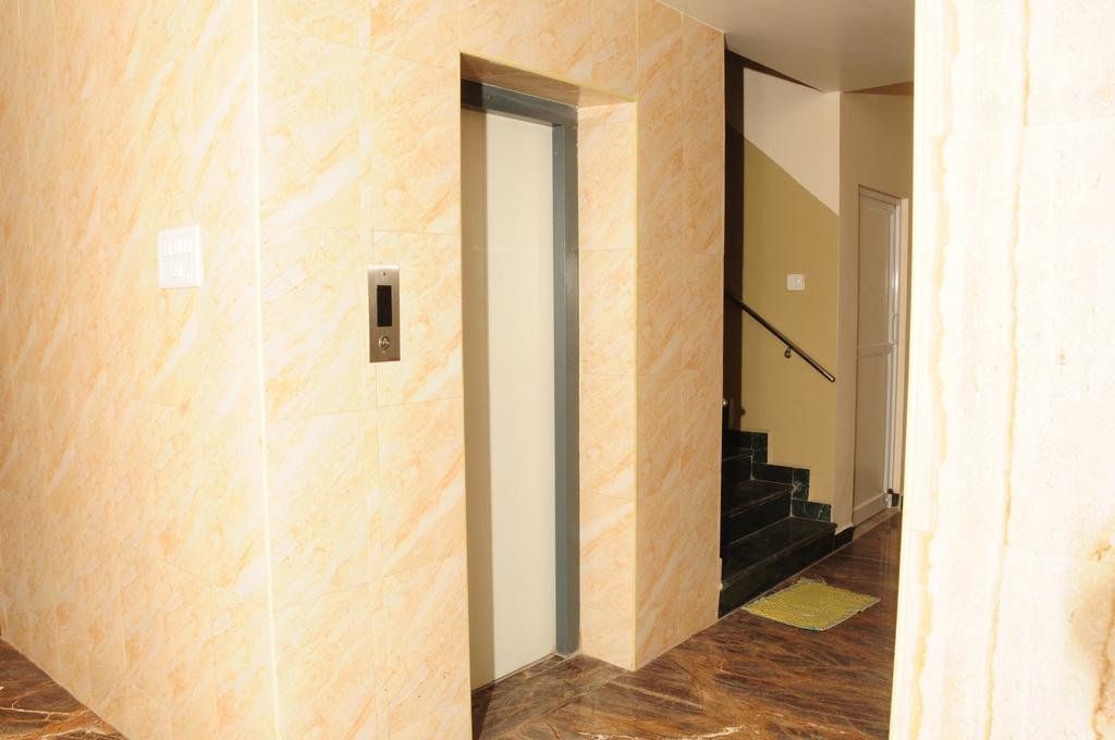 Hotel Rathnavel Towers Chennai Exterior photo