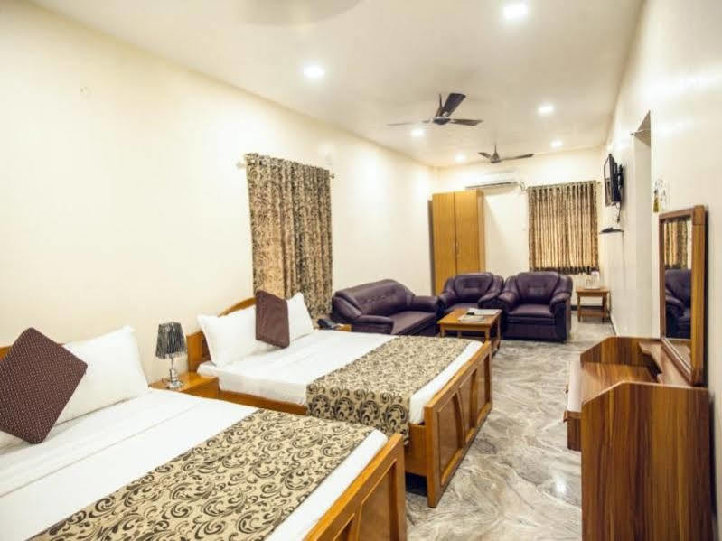 Hotel Rathnavel Towers Chennai Exterior photo